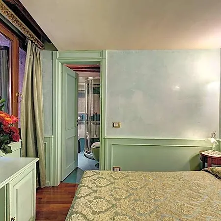Pensión Palazzo La Scala 3*