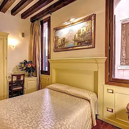 Palazzo La Scala Casa de hóspedes 3*